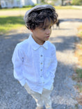 Bild in Galerie-Betrachter laden, Round collar linen button down
